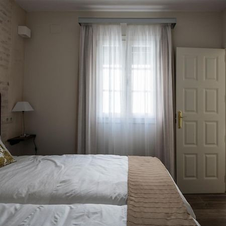 Santa Maria Apartments Seville Room photo