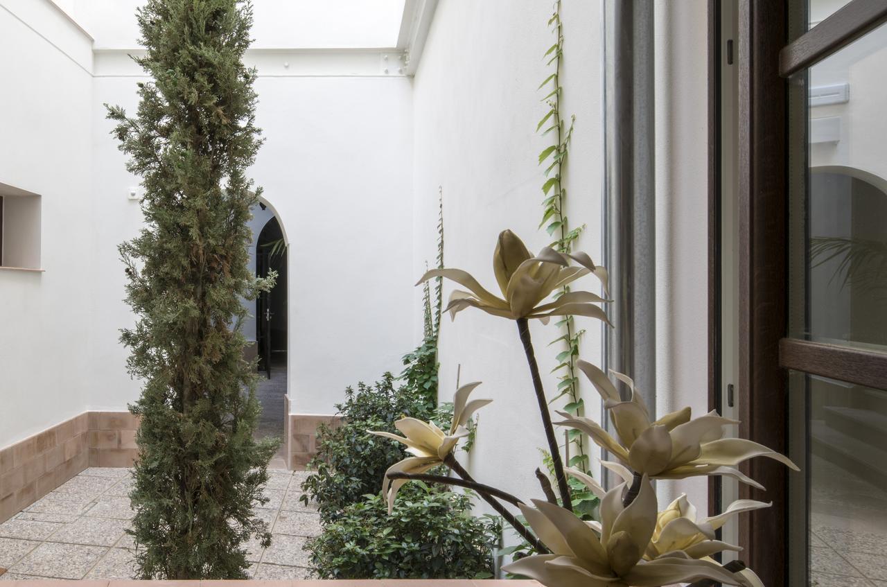 Santa Maria Apartments Seville Exterior photo