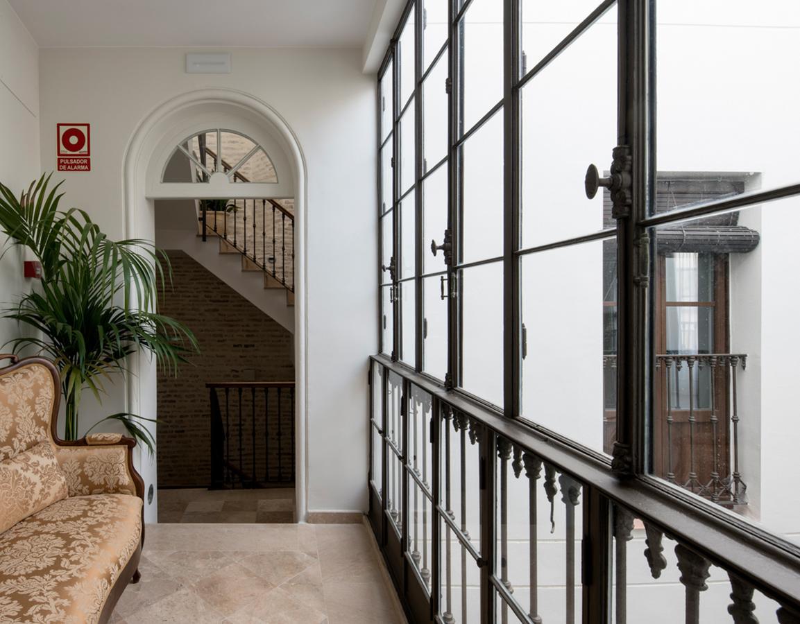 Santa Maria Apartments Seville Exterior photo